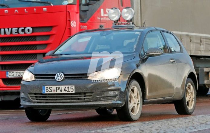 Avistada la primera mula de pruebas del futuro SUV basado en el Volkswagen Polo