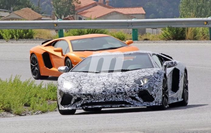 El Lamborghini Aventador ya trabaja en su lavado de cara para el año que viene