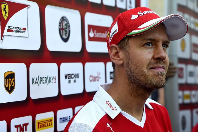 Vettel: "Nos enfrentamos a equipos profesionales, no al Pato Donald"
