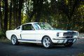 Ya puedes estrenar un Shelby GT350 de 1966 nuevo gracias a Revology
