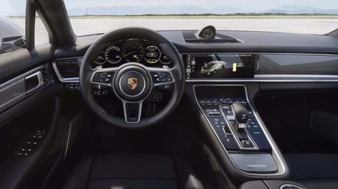 Porsche Panamera Turbo S E-Hybrid 2017 - interior
