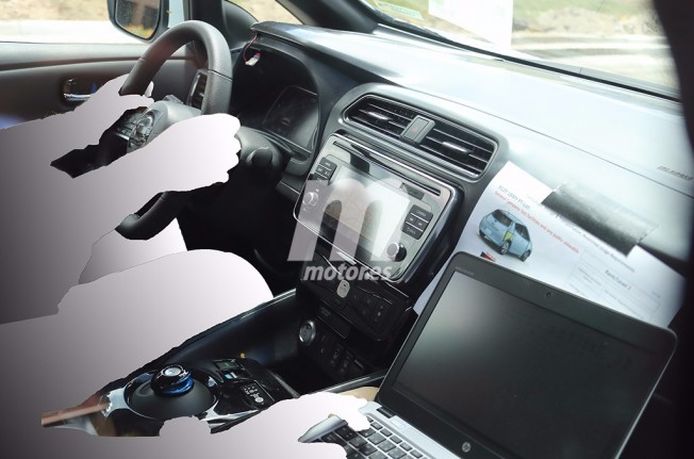 Nissan Leaf 2018 - foto espía interior