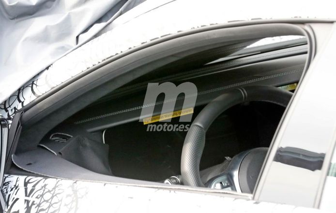 Nos asomamos al interior del nuevo Mercedes-AMG GT 4, por primera vez
