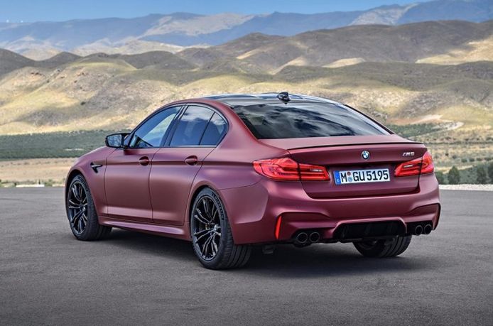 BMW M5 First Edition - posterior