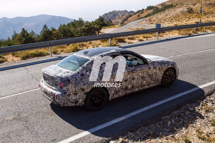 Cazamos el futuro BMW M340i que podría tener un techo de carbono