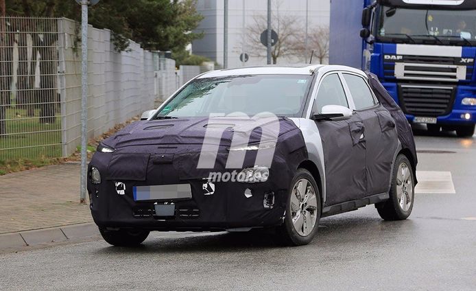 El Hyundai Kona EV comienza a perder camuflaje