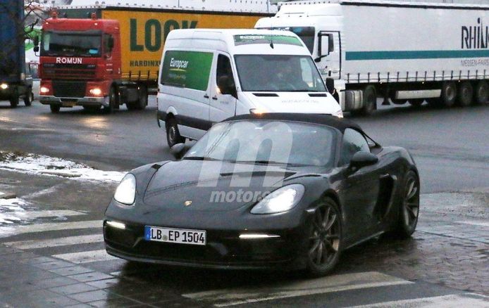 Nuevas fotos espía del Porsche 718 Boxster Spyder completamente destapado