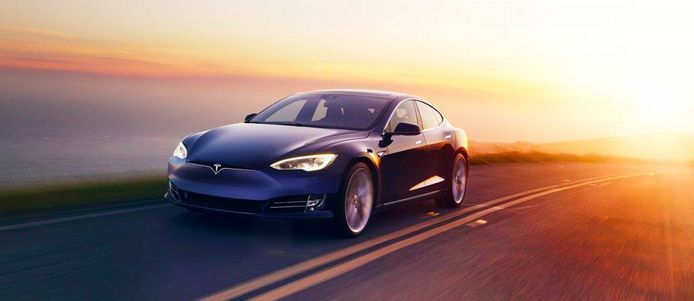 ¿Vuelve la tracción trasera a la gama del Tesla Model S en 2018?