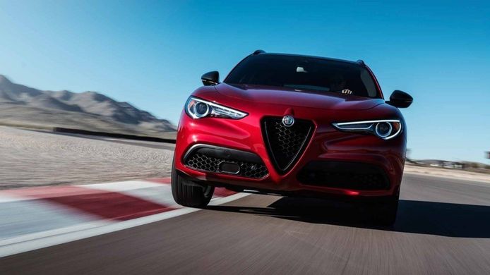 Los Alfa Romeo Stelvio y Giulia Nero Edizione debutan en el Salón del Automóvil de Nueva York