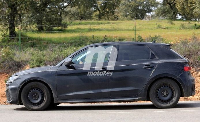 Audi A1 2018 - foto espía lateral