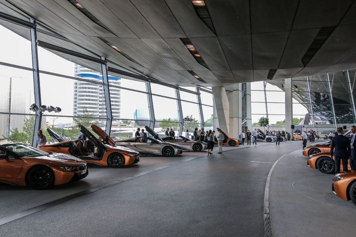BMW entrega los primeros i8 Roadster First Edition en Munich