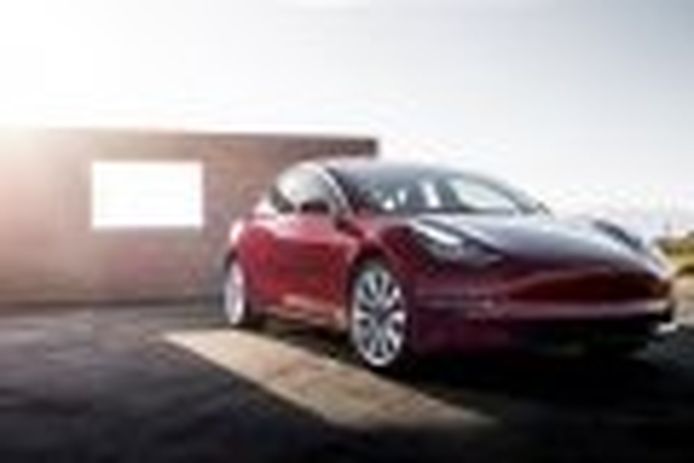 Tesla reconoce los fallos del Model 3 y promete solución, pero...