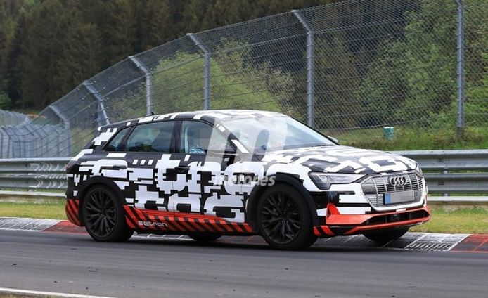 Audi e-tron quattro - foto espía