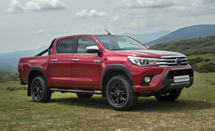 El nuevo Toyota Hilux Invincible ya está disponible en España