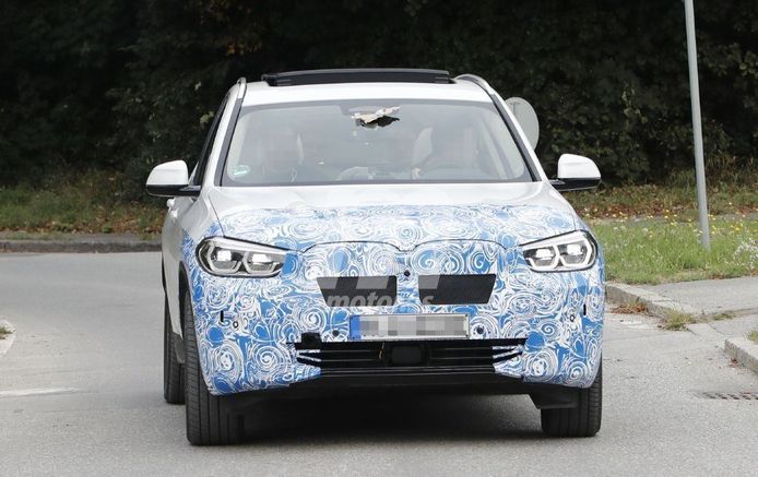 El nuevo BMW iX3 comienza sus pruebas en carreteras públicas