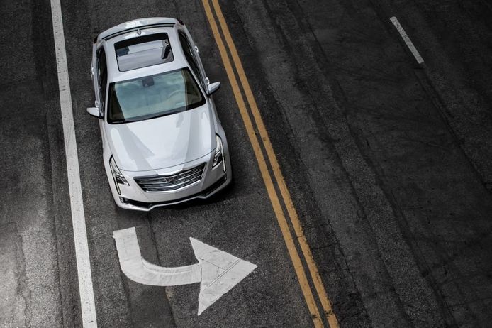 Consumer Reports: el Super Cruise de Cadillac supera al AutoPilot de Tesla