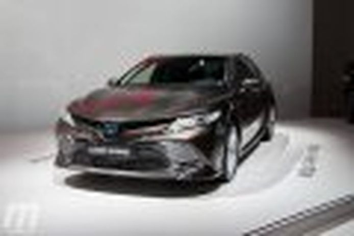 El Toyota Camry Hybrid que llegará a Europa desvelado al fin en París