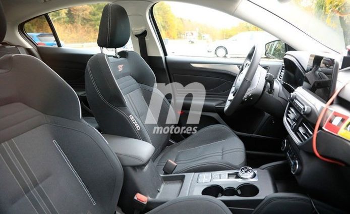 Ford Focus ST 2019 - foto espía interior