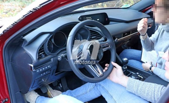 Mazda3 2019 - foto espía interior