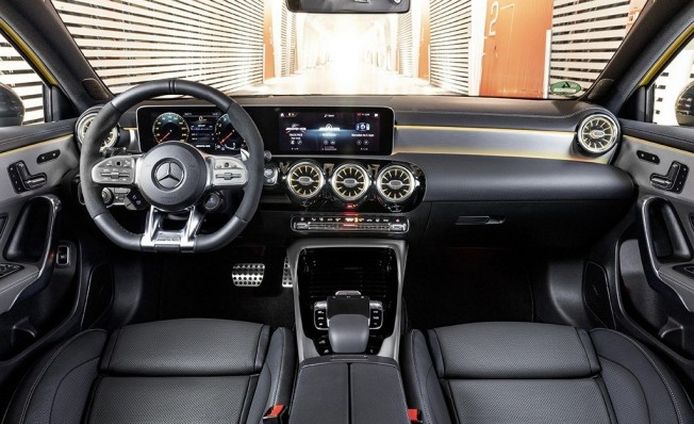 Mercedes-AMG A 35 4MATIC - interior