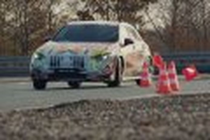 El nuevo Mercedes-AMG A 45 nos enseña que sabe derrapar en este vídeo