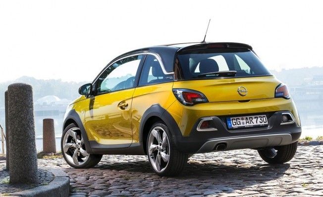 Opel Adam Rocks - posterior Opel Adam Rocks - posterior