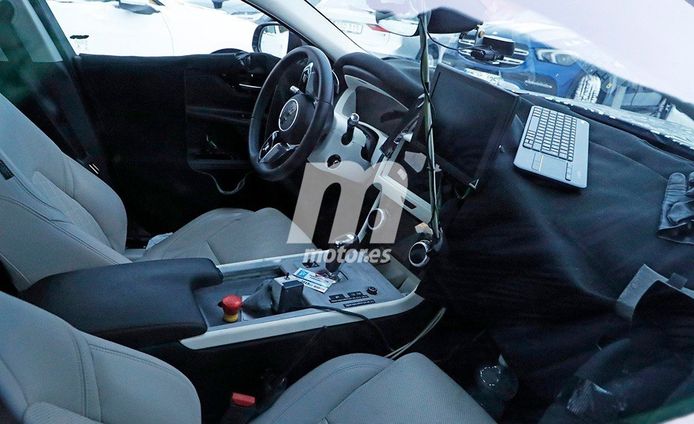 Un vistazo al interior del nuevo Jaguar XE 2019, se avecinan cambios