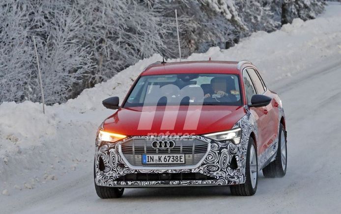 Primeras fotos espía del futuro Audi e-tron S quattro, el crossover eléctrico será más deportivo