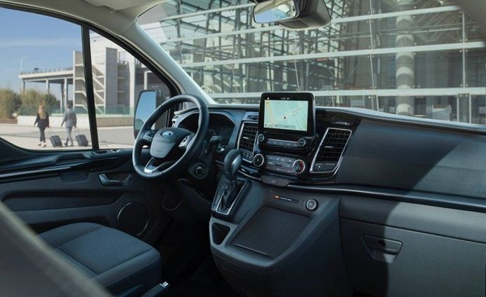 Ford Tourneo Custom Plug-in Hybrid - interior