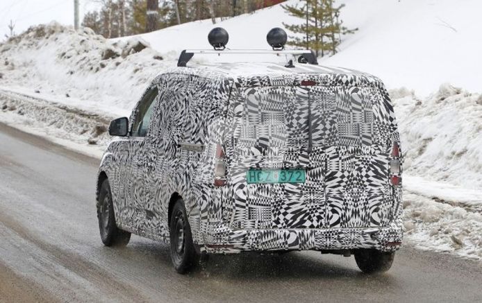 Volkswagen Caddy 2020 - foto espía posterior