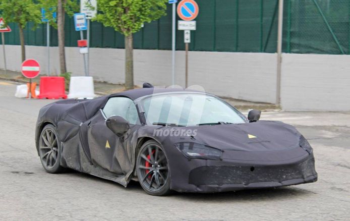 Las imágenes más claras y cercanas del nuevo Ferrari híbrido