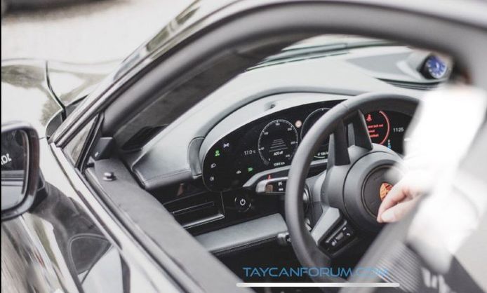 Los prototipos del Porsche Taycan nos muestran su interior por primera vez