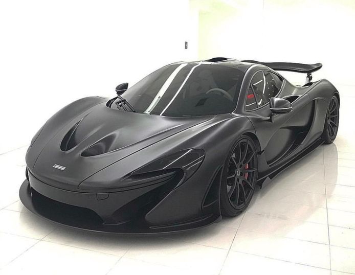 Conoce uno de los pocos McLaren P1 carrozados en fibra de carbono vista [vídeo]