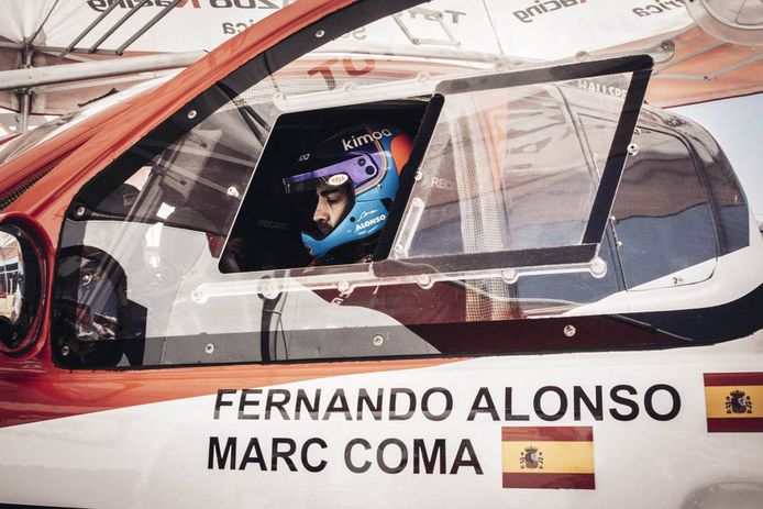 Fernando Alonso debuta en la Lichtenburg 400 con Marc Coma de copiloto