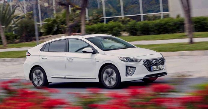 El Hyundai IONIQ híbrido enchufable 2020 ya tiene precios en España