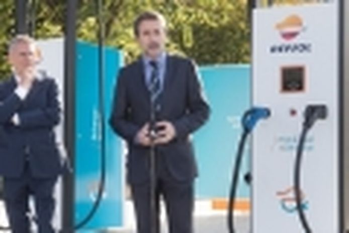 Repsol inaugura la estación de recarga de coches eléctricos más potente de Europa