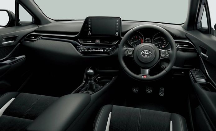 Toyota C-HR GR Sport - interior