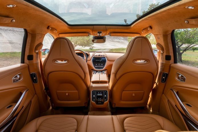 Aston Martin desvela precios e interior del DBX, el primer SUV