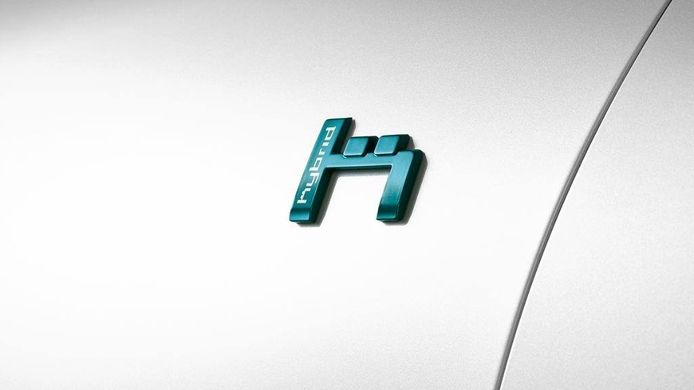 Citroën anuncia la presentación del C5 Aircross híbrido avanzando el teaser del emblema
