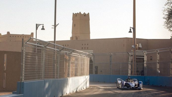 Alex Sims logra la primera pole de la 'Season Six' de la Fórmula E