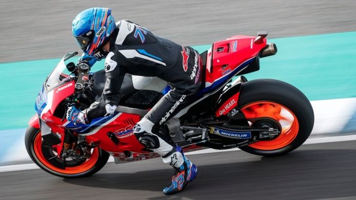 Maverick Viñales sigue al frente de los test de MotoGP en Jerez