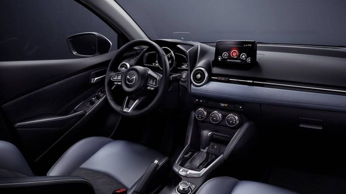 Mazda2 Sedán 2020 - interior