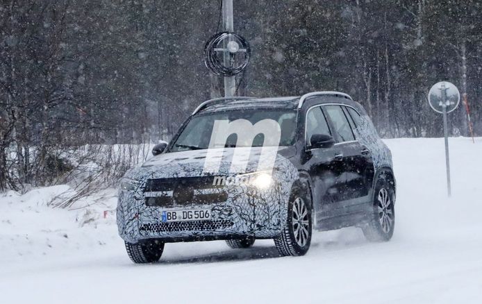 El nuevo Mercedes EQB 2020, cazado en nuevas fotos espía durante las pruebas de invierno