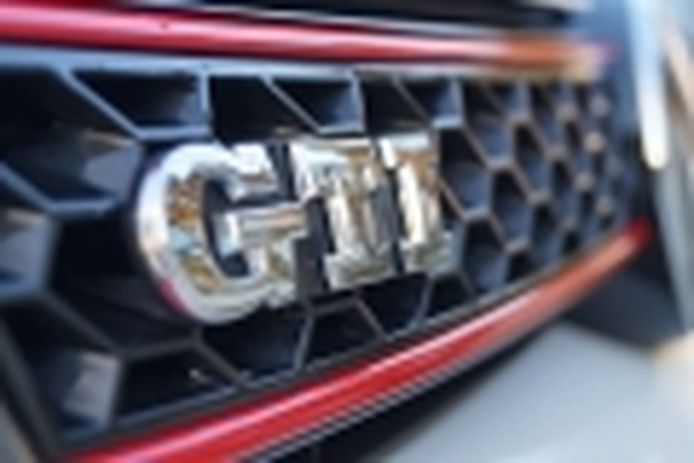 HDI, GTI, PHEV... Este es el significado de las siglas de nuestros coches