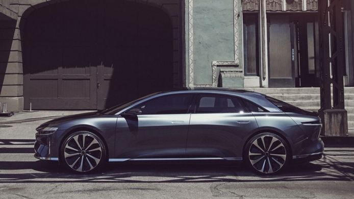 Lucid Air - lateral