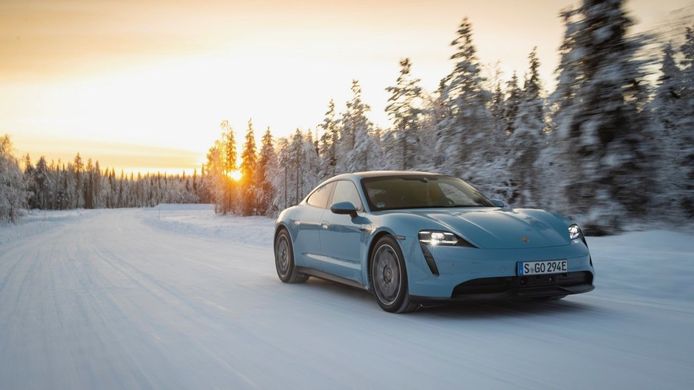 Porsche muestra las avanzadas tecnologías del nuevo Taycan en Finlandia