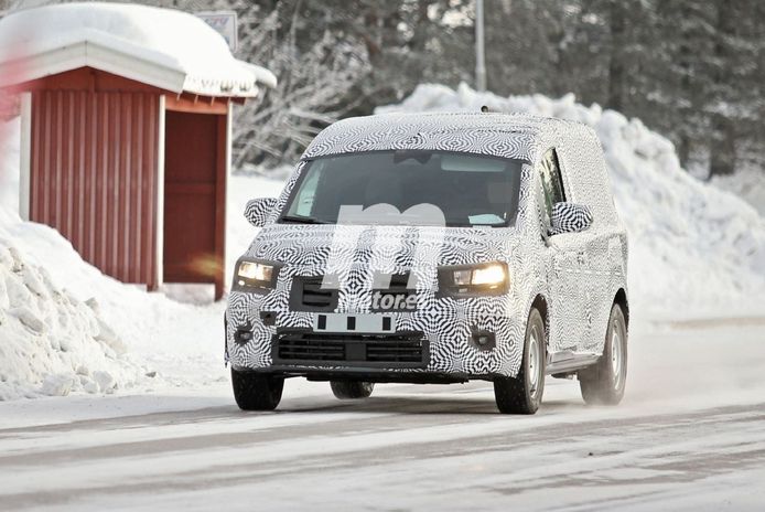 El nuevo Renault Kangoo 2020 posa en nuevas fotos espía en las pruebas de invierno