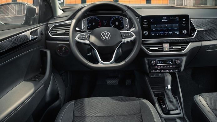 Volkswagen Polo Sedán - interior