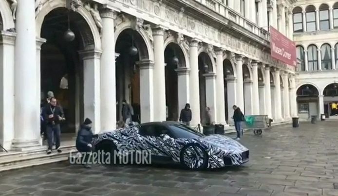 La nueva carrocería del esquivo Maserati MC20 al detalle [vídeo]