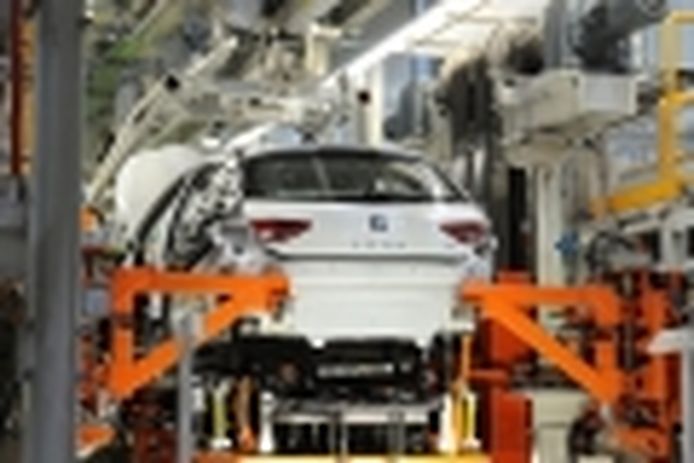SEAT detendrá la producción de coches en su fábrica de Martorell por el coronavirus